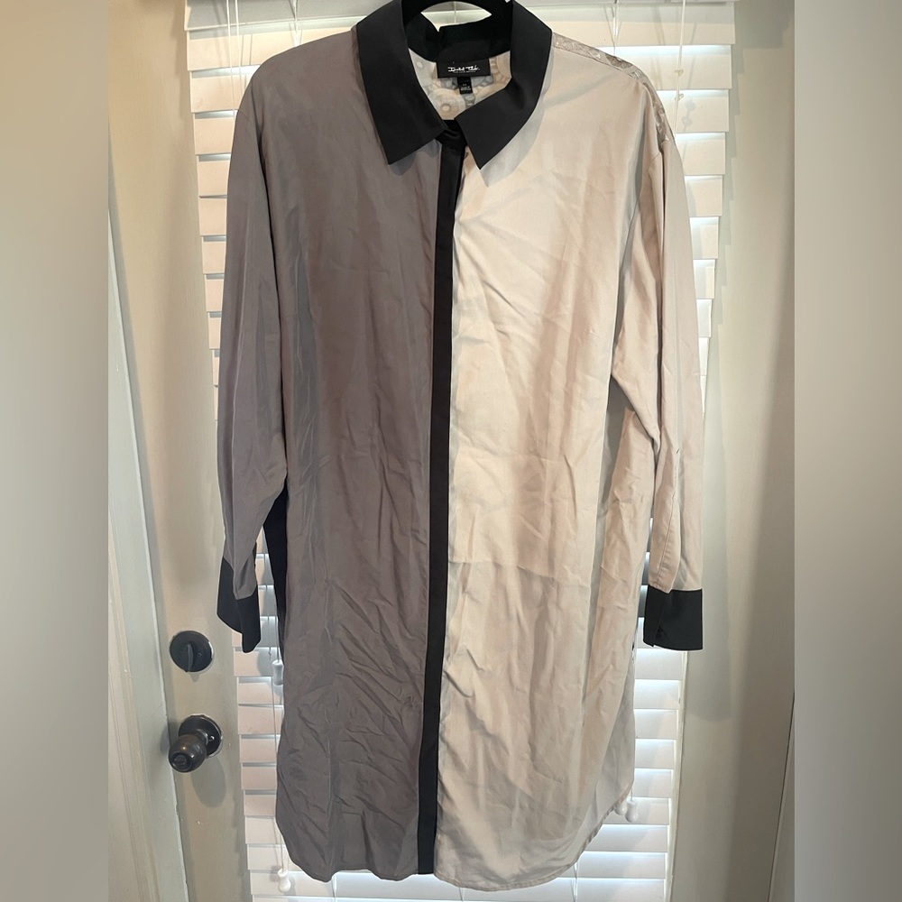 Size 22 Isabel Toledo Statement Back Button Down